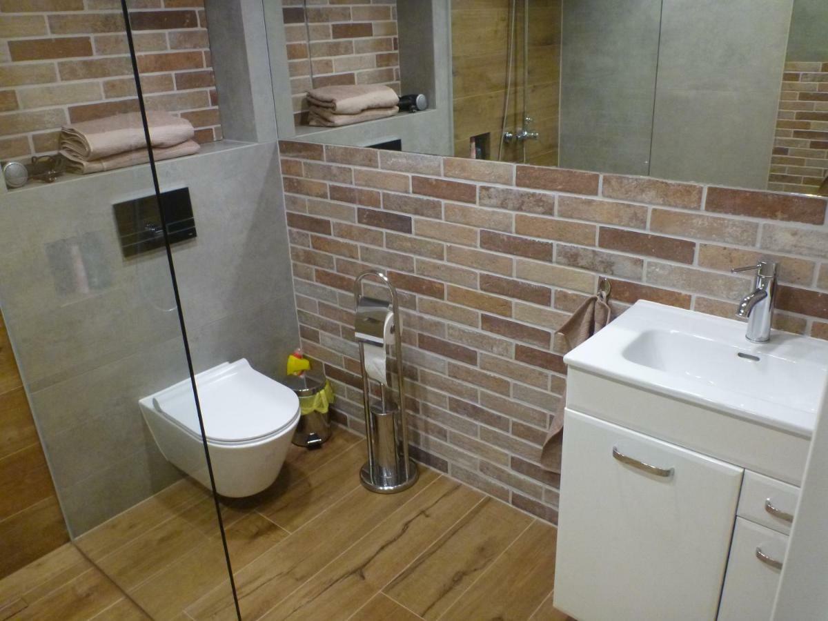 Apartament Na Brodatego Wrocław Buitenkant foto